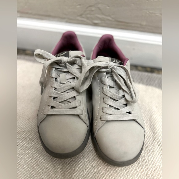 Kuru Roam Cloud Classic Court Sneaker Tennis Shoes Size 6 Comfort Pain Relief - Picture 2 of 6